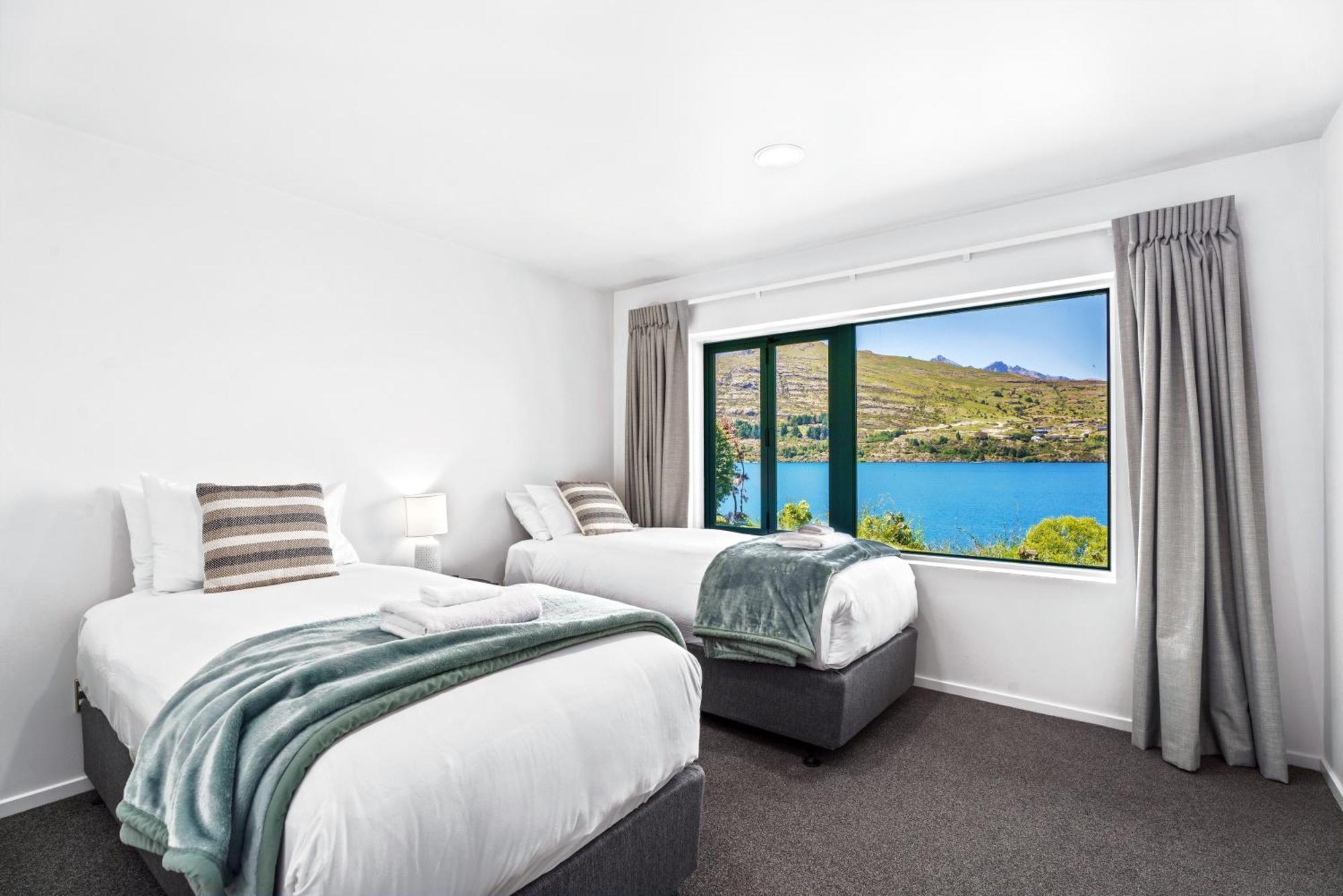Lakefront Living At Remarkables Retreat - Eight ควีนส์ทาวน์ ภายนอก รูปภาพ