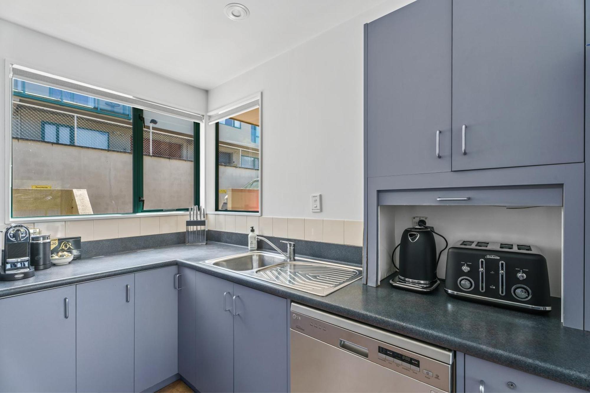 Lakefront Living At Remarkables Retreat - Eight ควีนส์ทาวน์ ภายนอก รูปภาพ