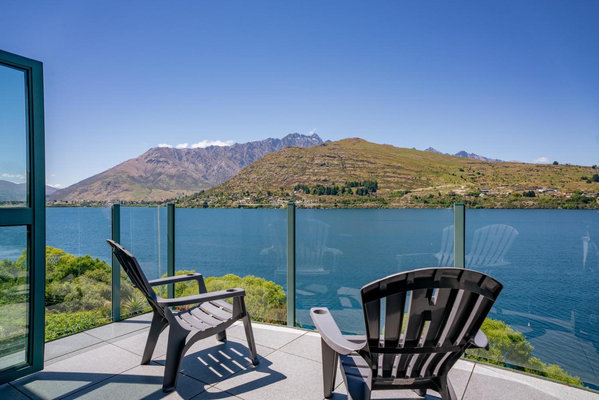 Lakefront Living At Remarkables Retreat - Eight ควีนส์ทาวน์ ภายนอก รูปภาพ